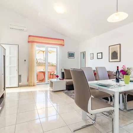 Viktorija-1 By Interhome * Nova Vas (Porec)