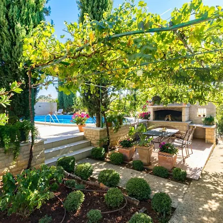 Viktorija-1 By Interhome *