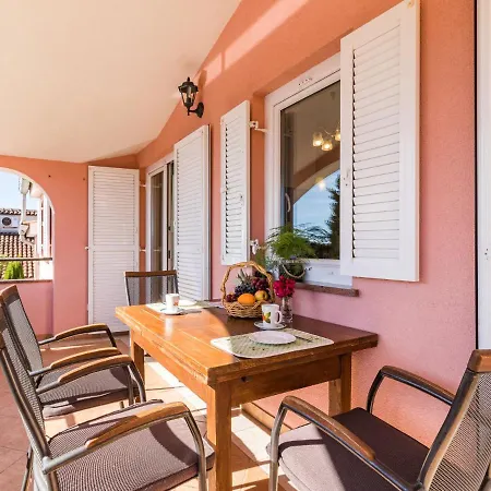 Apartament Viktorija-1 By Interhome