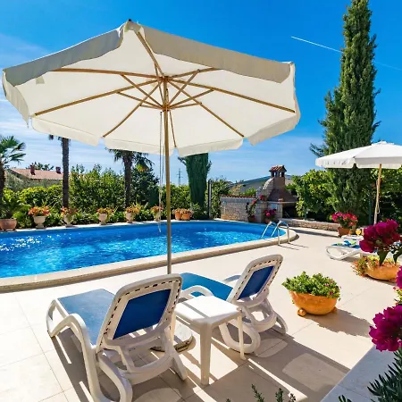 Viktorija-1 By Interhome *