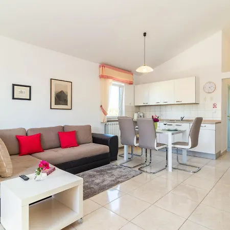 Apartament Viktorija-1 By Interhome *