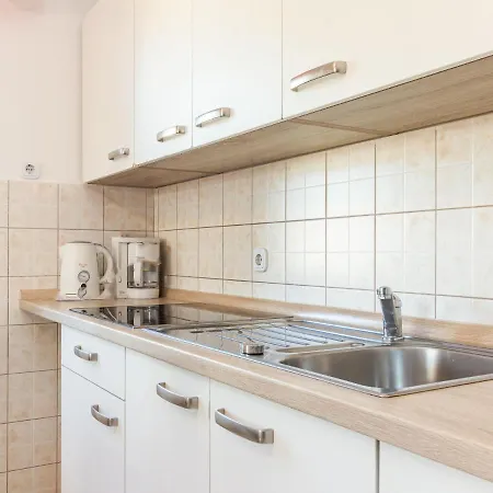Apartment Viktorija - Prc405 By Interhome *
